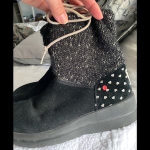 I ❤️ UGG black suede and sweater boot